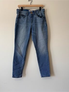 Midrise Skinny Jean Denizen Levi Soft Comfy with Back Detail Classic Women’s 10S